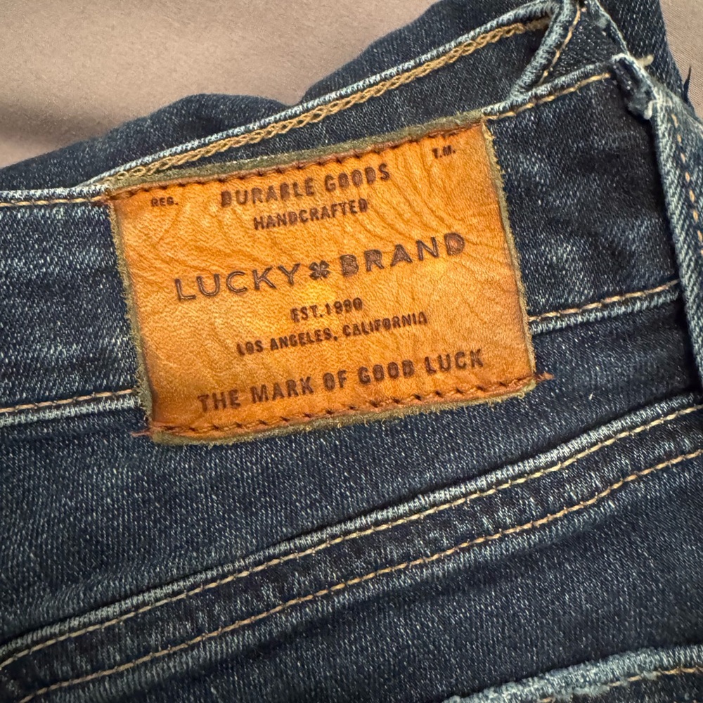 Lucky Brand skinny jeans 
Size 00/24
